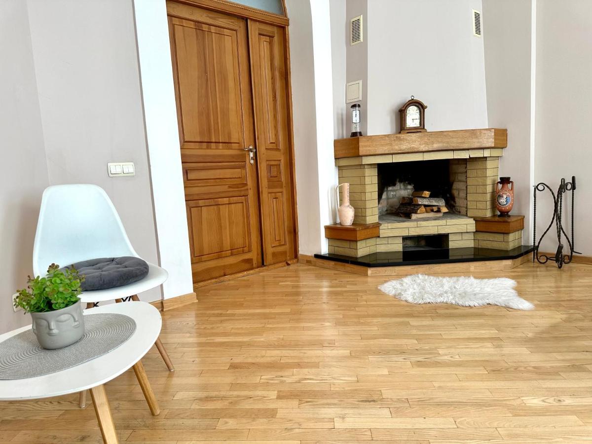 Apartments In The City Center, Near A Theatre, Zlata Plaza Rivne Dış mekan fotoğraf